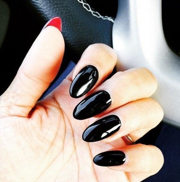 85+ Seriously Spooky Halloween Nail Art Ideas 116 halloween nail ideas 113 85+ Seriously Spooky Halloween Nail Art Ideas - 116
