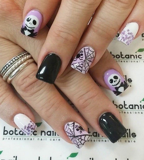 85+ Seriously Spooky Halloween Nail Art Ideas 127 halloween nail ideas 124 85+ Seriously Spooky Halloween Nail Art Ideas - 127