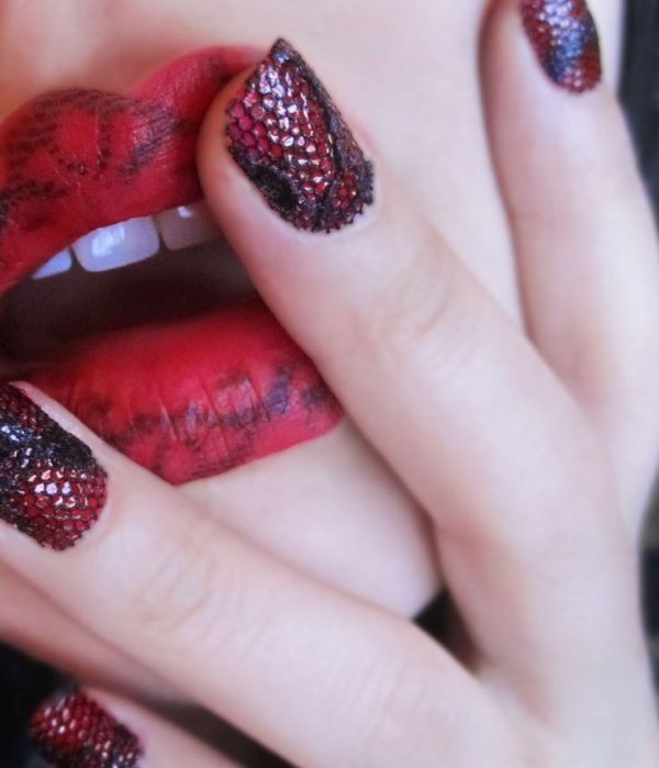85+ Seriously Spooky Halloween Nail Art Ideas 130 halloween nail ideas 127 85+ Seriously Spooky Halloween Nail Art Ideas - 130