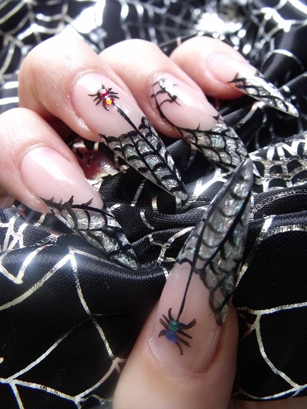 85+ Seriously Spooky Halloween Nail Art Ideas 165 halloween nail ideas 162 85+ Seriously Spooky Halloween Nail Art Ideas - 165