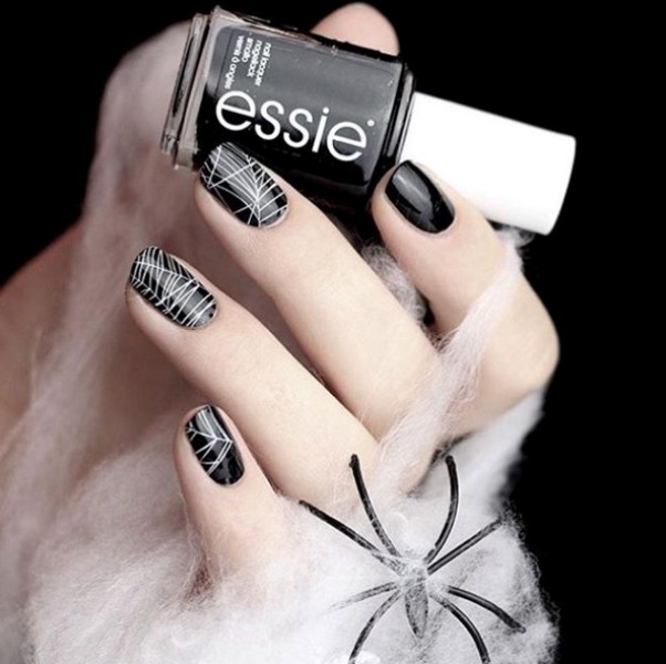 85+ Seriously Spooky Halloween Nail Art Ideas 170 halloween nail ideas 167 85+ Seriously Spooky Halloween Nail Art Ideas - 170