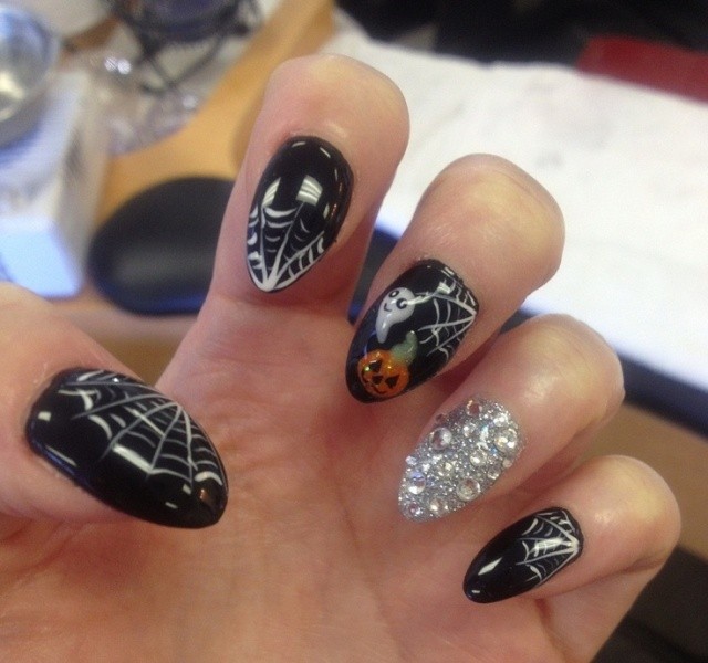 halloween-nail-ideas-178 89+ Seriously Spooky Halloween Nail Art Ideas