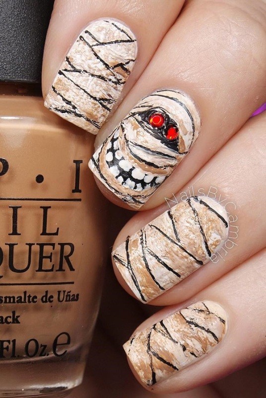 85+ Seriously Spooky Halloween Nail Art Ideas 22 halloween nail ideas 20 85+ Seriously Spooky Halloween Nail Art Ideas - 22