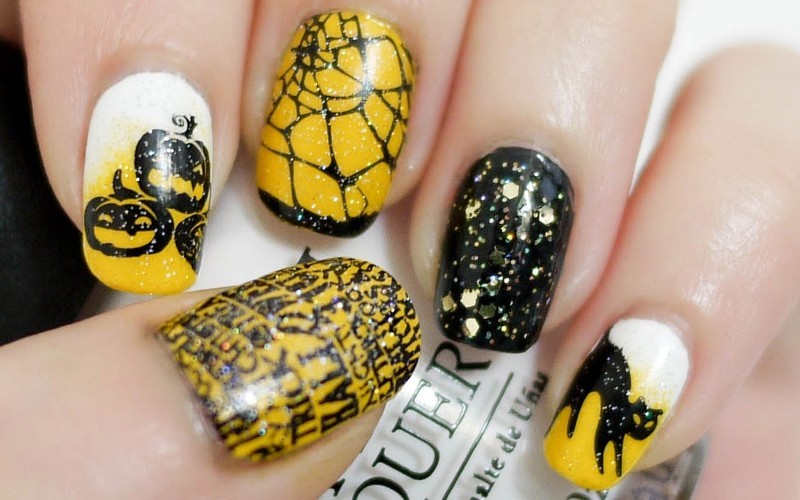 85+ Seriously Spooky Halloween Nail Art Ideas 205 halloween nail ideas 202 85+ Seriously Spooky Halloween Nail Art Ideas - 205