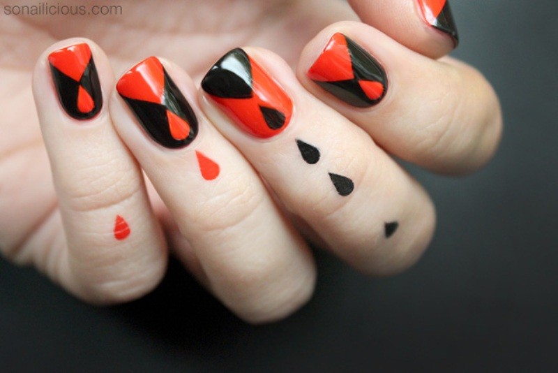 85+ Seriously Spooky Halloween Nail Art Ideas 210 halloween nail ideas 207 85+ Seriously Spooky Halloween Nail Art Ideas - 210