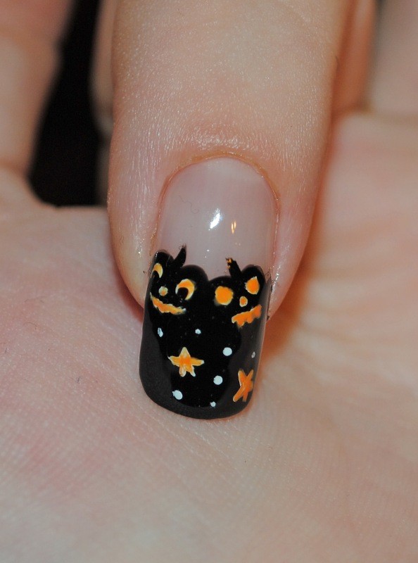 85+ Seriously Spooky Halloween Nail Art Ideas 29 halloween nail ideas 27 85+ Seriously Spooky Halloween Nail Art Ideas - 29