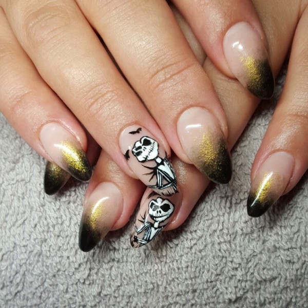 85+ Seriously Spooky Halloween Nail Art Ideas 53 halloween nail ideas 44 85+ Seriously Spooky Halloween Nail Art Ideas - 53