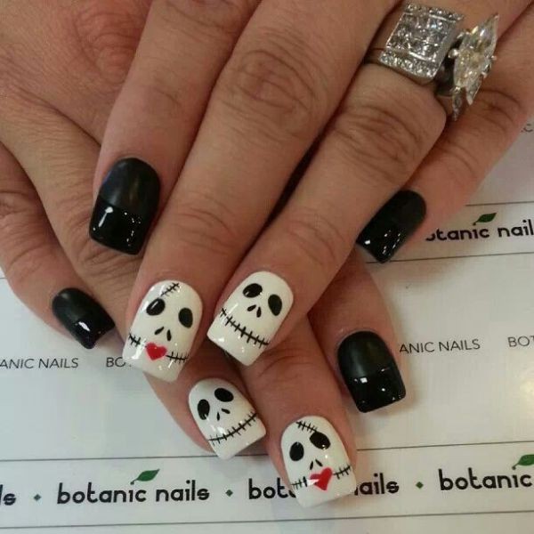 85+ Seriously Spooky Halloween Nail Art Ideas 60 halloween nail ideas 51 85+ Seriously Spooky Halloween Nail Art Ideas - 60