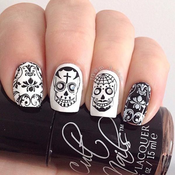 85+ Seriously Spooky Halloween Nail Art Ideas 62 halloween nail ideas 53 85+ Seriously Spooky Halloween Nail Art Ideas - 62