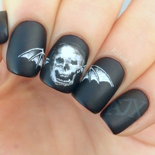 85+ Seriously Spooky Halloween Nail Art Ideas 73 halloween nail ideas 64 85+ Seriously Spooky Halloween Nail Art Ideas - 73