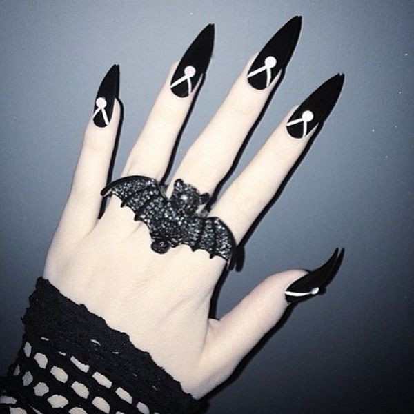 85+ Seriously Spooky Halloween Nail Art Ideas 75 halloween nail ideas 66 85+ Seriously Spooky Halloween Nail Art Ideas - 75