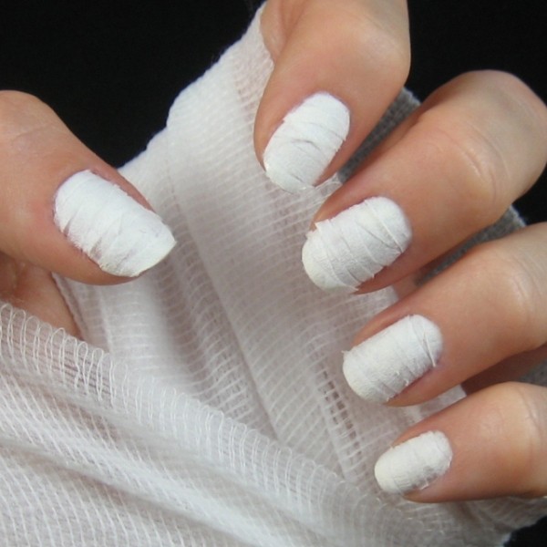 85+ Seriously Spooky Halloween Nail Art Ideas 96 halloween nail ideas 87 85+ Seriously Spooky Halloween Nail Art Ideas - 96