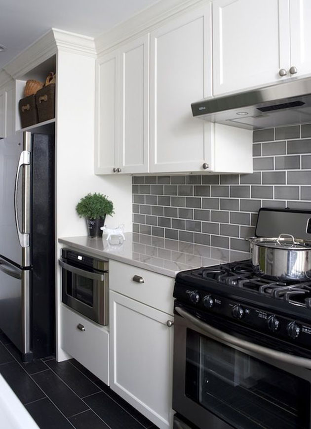 kitchen wth white cabenites Top 10 Best White Bright Kitchen Design Ideas - 1