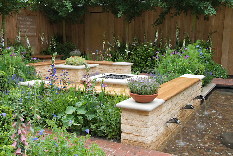 plant-pots-garden-benches1 15 killer Garden Bench Decoration Ideas
