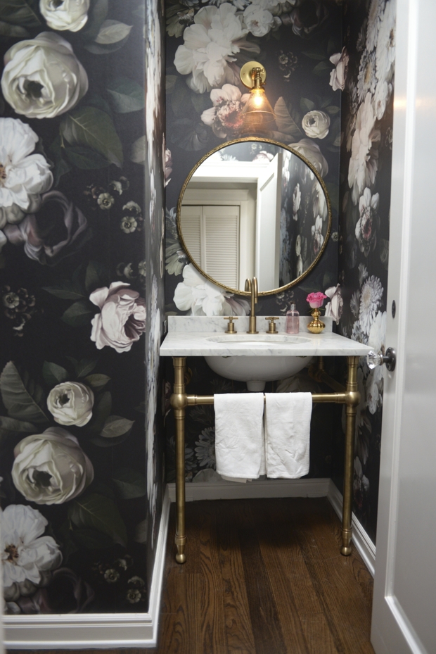 powder-room-floral-wallpaper-2 Top 10 Stunning Powder Room Decorating Ideas for 2020