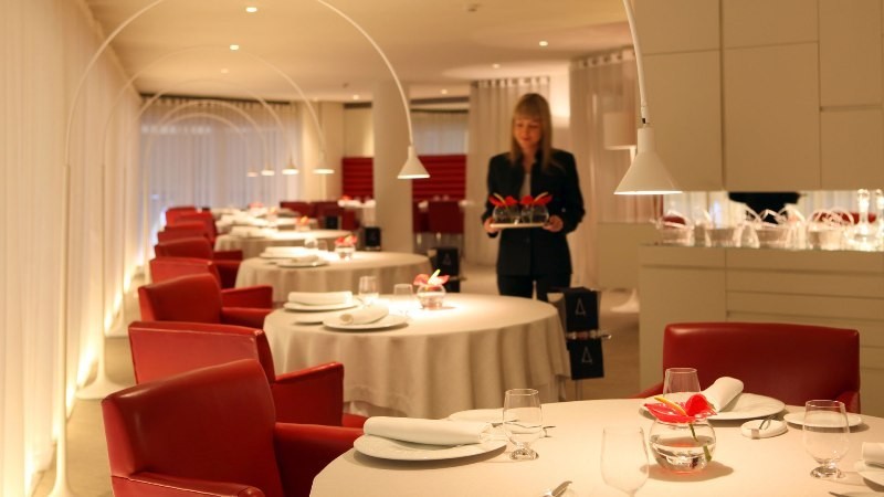 restaurant employees 1 Top 10 Steps You Need to Take Before Starting a Restaurant Business - 34