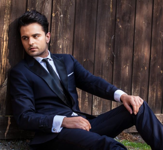 Know What's In and Out in the Fashion World 2 FERREIRA European custom tailor suit 2 Know What's In and Out in the Fashion World - 2
