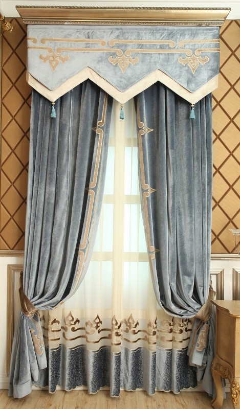 blackout-curtains-with-tassels 7 Luxurious Blackout Curtain Ideas That Will Turn Your Window into a Piece of Art