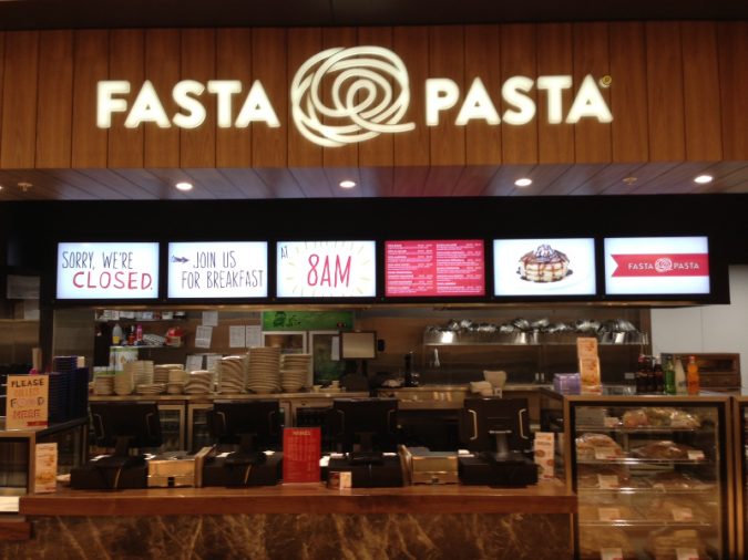 7 Reasons Digital Signage Gets Your Business More Customers 2 digital signage 2 7 Reasons Digital Signage Gets Your Business More Customers - 2