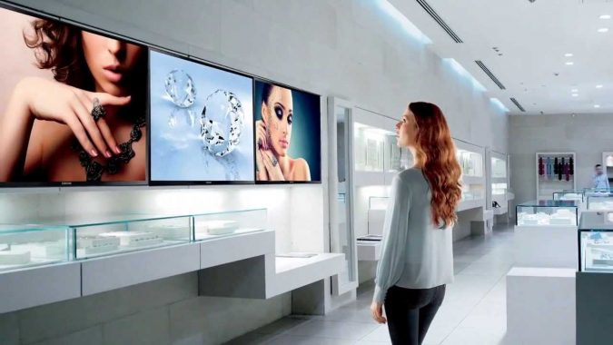 7 Reasons Digital Signage Gets Your Business More Customers 3 digital signage 4 7 Reasons Digital Signage Gets Your Business More Customers - 3