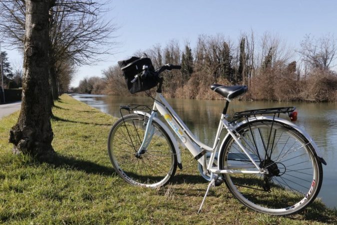 Bicycle and wine tasting Bicycle excursion Brenta waterway 10 Must-Have Christmas Gift Ideas for Men - 9