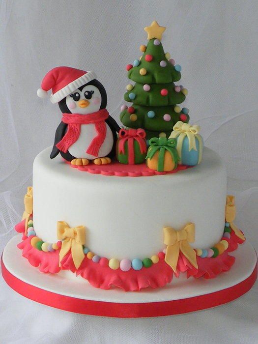 Christmas cake decoration Penguins fondant Top 10 Mouth-watering Christmas Cake Decorations - 14