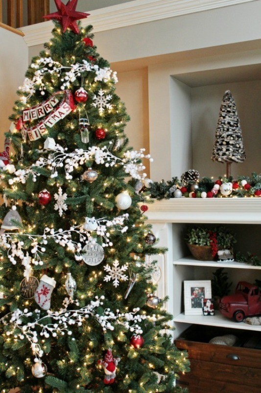 Christmas tree decoration ideas 2018 32 96+ Fabulous Christmas Tree Decoration Ideas - 33