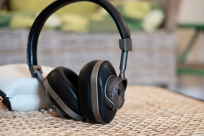 Top 10 Fabulous Christmas Gifts for Teens 7 Headphone Top 10 Fabulous Christmas Gifts for Teens - 7