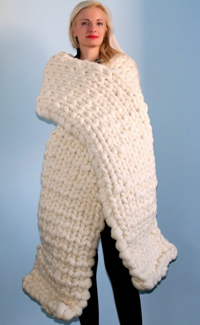 +25 Catchiest Scarf Trends for Women 9 Heavy Woolen Scarve shawls scarves +25 Catchiest Scarf Trends for Women - 9