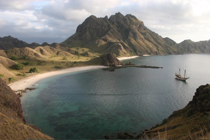 Komodo-island-Asian-travel-destinations-675x450 The 12 Most Relaxing and Meditative Holiday Destinations in Asia