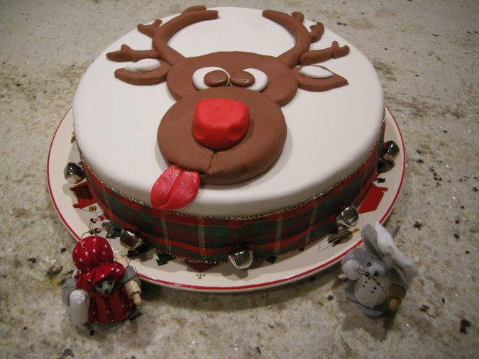 Rudolph-Christmas-cake-2-675x506 Top 10 Mouth-watering Christmas Cake Decorations 2020