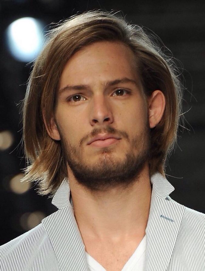 Straight n Shaggy hairstyle for men 7 Shaggy Hairstyles For Men - Trends List - 4