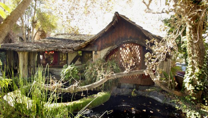 The Hobbit House in Los Angeles Top 10 Cool & Unusual Things to Do in Los Angeles - 26