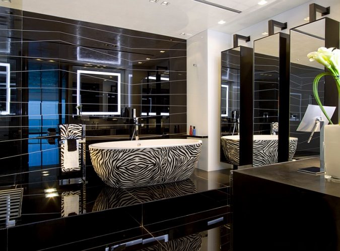 black bathroom Best 10 Master Bathroom Design Ideas - 15