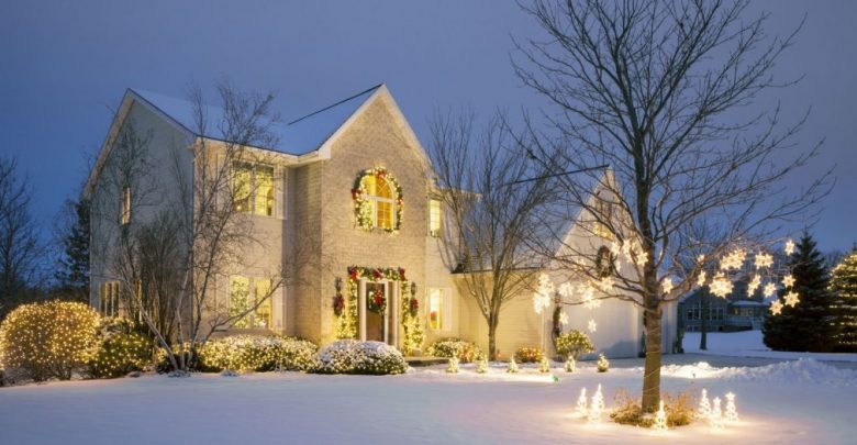 christmas home decoration Top 10 Outdoor Christmas Light Ideas - christmas decorations 147