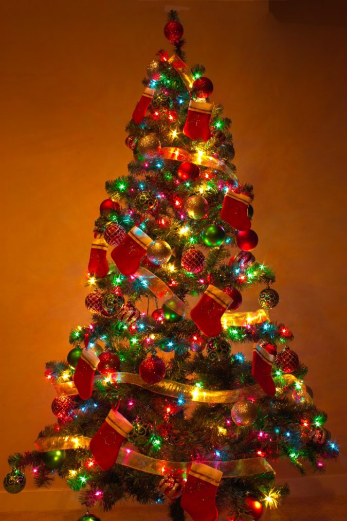christmas tree with multicolor lights 2 Top 10 Christmas Decoration Ideas & Trends - 20