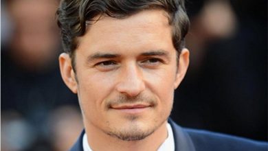 curly fringe Orlando Bloom Top 6 Trendy Wavy Hairstyles For Men - 7