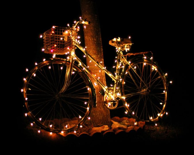 diy-christmas-lights-decoration-ideas-675x540 Top 10 Outdoor Christmas Light Ideas for 2021/2022