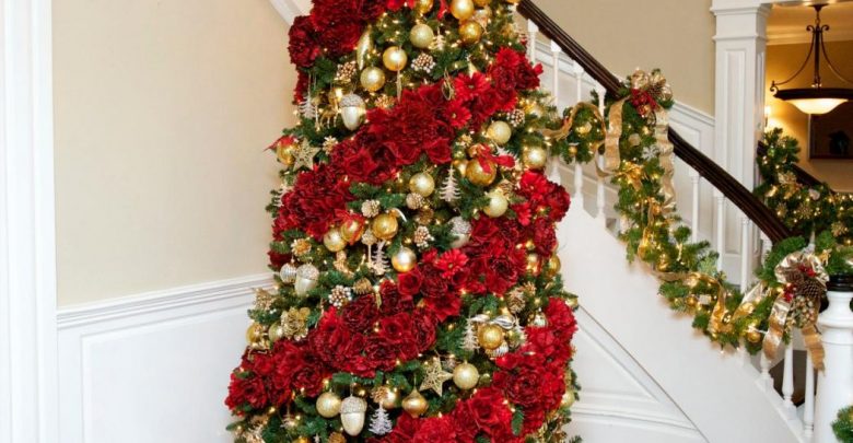 floral christmas tree 2 Top 10 Christmas Decoration Ideas & Trends - christmas decorations 155
