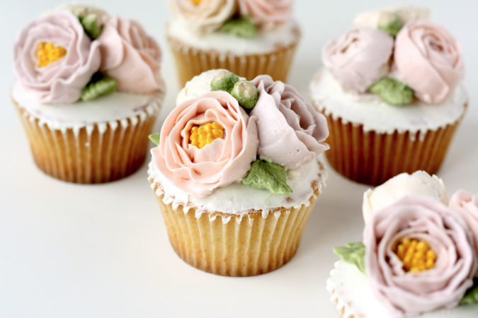 flower cupcakes gardeen party 2 Top 10 Most Creative Spring Party Ideas - 7