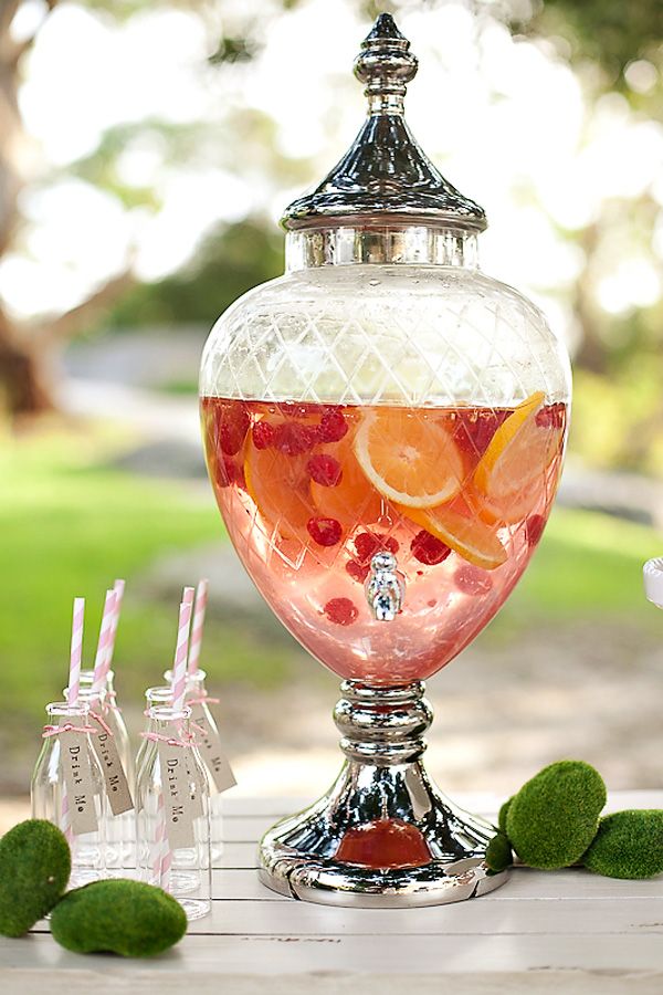 garden party welcome drink Top 10 Most Creative Spring Party Ideas - 6