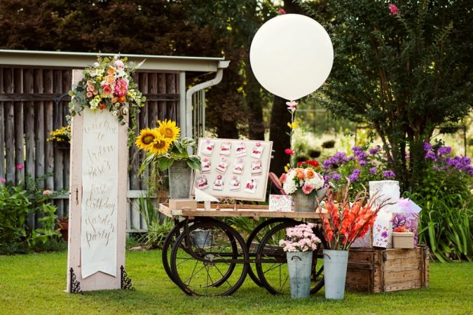 garden party welcome table Top 10 Most Creative Spring Party Ideas - 3