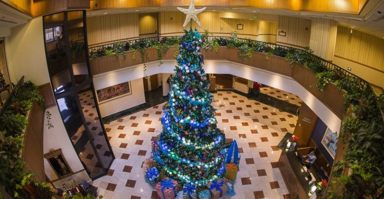 hotel reception in Christmas season Top 10 Exclusive Tips to Find Cheapest Hotel Deals - looking for hotels 1
