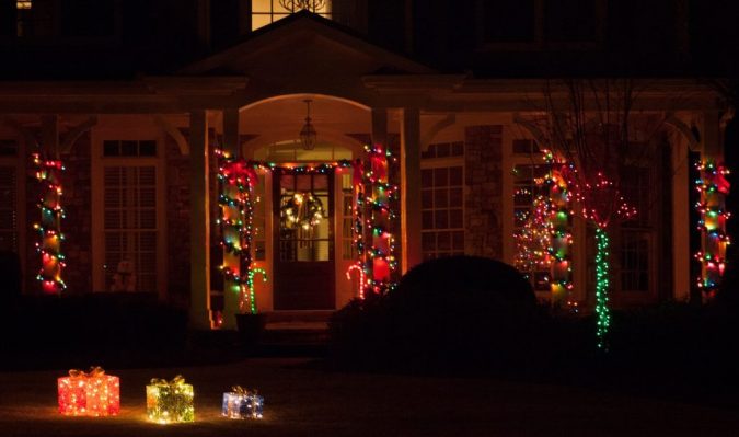 multicolor christmas lights columns large outdoortions Top 10 Outdoor Christmas Light Ideas - 6
