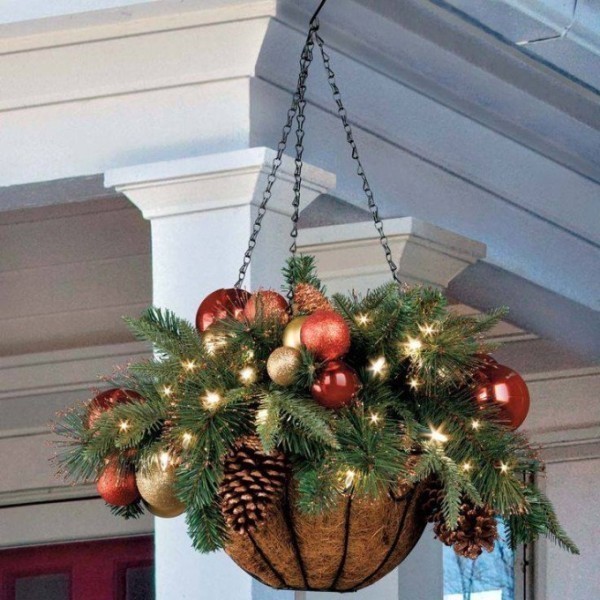 outdoor-Christmas-decoration-66 91+ Adorable Outdoor Christmas Decoration Ideas in 2021/2022