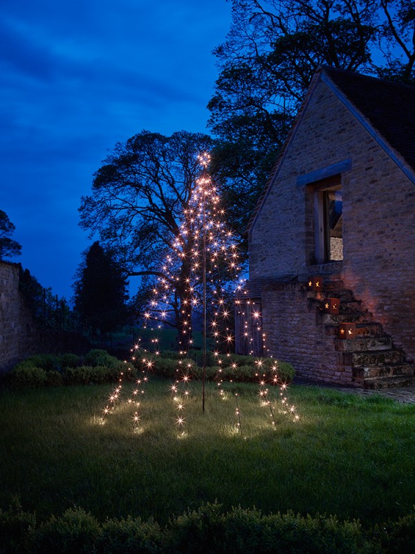 98+ Magical Christmas Light Decoration Ideas for Your Yard 105 outdoor Christmas light decoration ideas 103 98+ Magical Christmas Light Decoration Ideas for Your Yard - 105