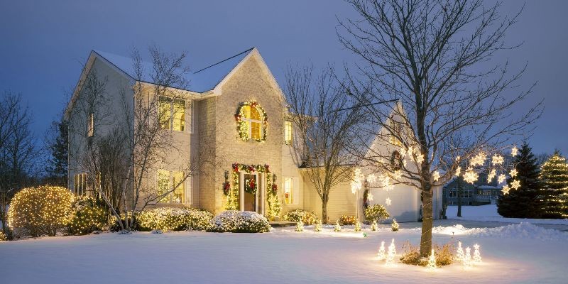 98+ Magical Christmas Light Decoration Ideas for Your Yard 130 outdoor Christmas light decoration ideas 128 98+ Magical Christmas Light Decoration Ideas for Your Yard - 130