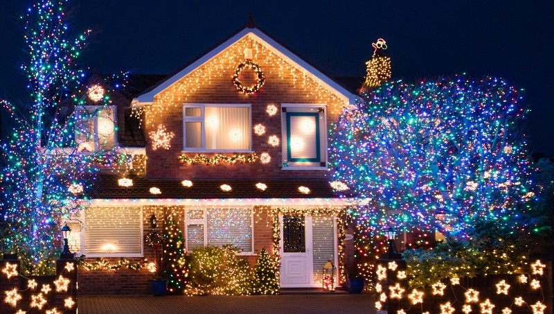 outdoor-Christmas-light-decoration-ideas-134 98+ Magical Christmas Light Decoration Ideas for Your Yard