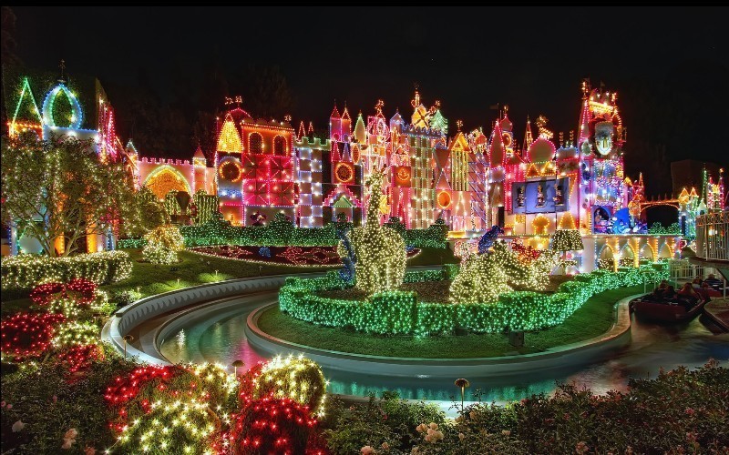 98+ Magical Christmas Light Decoration Ideas for Your Yard 138 outdoor Christmas light decoration ideas 136 98+ Magical Christmas Light Decoration Ideas for Your Yard - 138