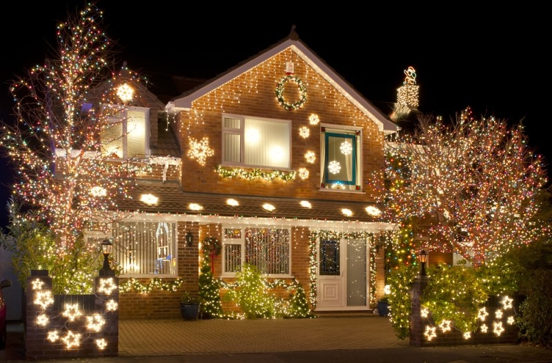 98+ Magical Christmas Light Decoration Ideas for Your Yard 142 outdoor Christmas light decoration ideas 140 98+ Magical Christmas Light Decoration Ideas for Your Yard - 142